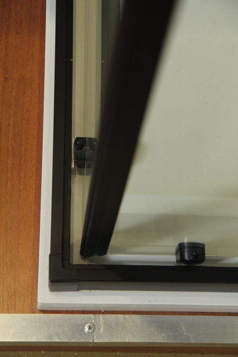 Душевой уголок Cezares ECO-O-A-2-90-C-NERO стекло прозрачное/профиль черный купить в интернет-магазине Sanbest