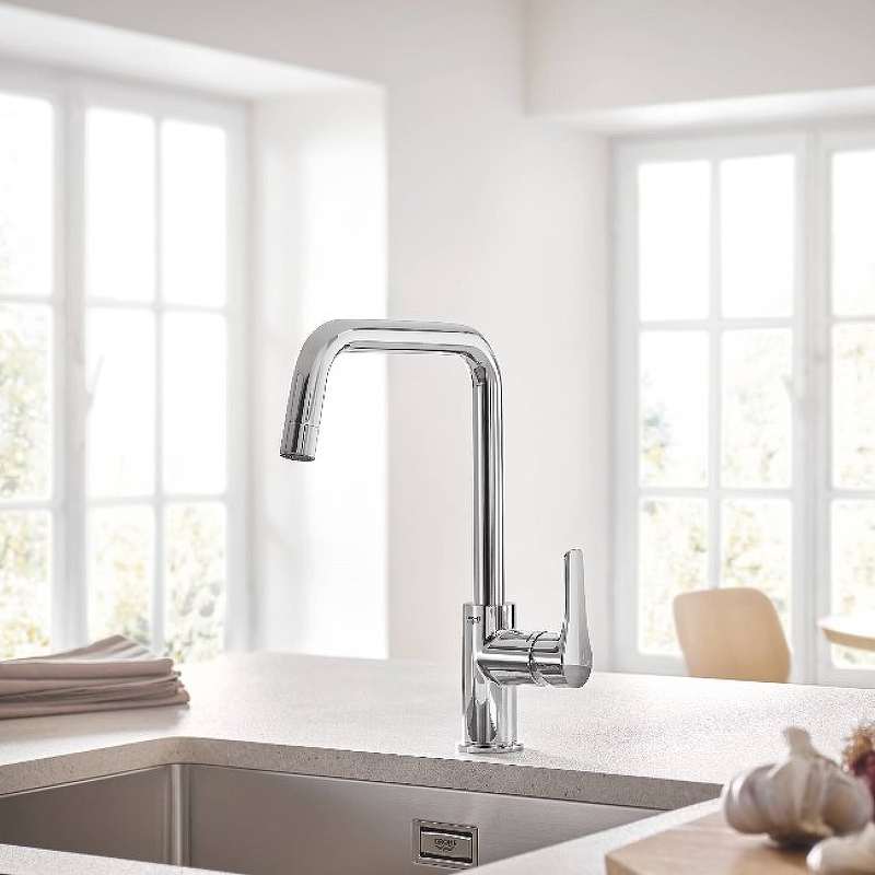 Смеситель для кухни Grohe Eurosmart 30567000 хром купить в интернет-магазине сантехники Sanbest