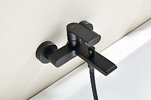 Смеситель для ванны Aquatek Лира AQ1440MB черный матовый купить в интернет-магазине сантехники Sanbest