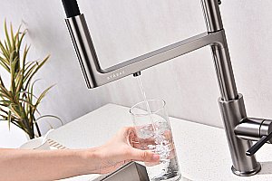 Смеситель для кухни Paulmark Tornado To213402-GM вороненая сталь купить в интернет-магазине сантехники Sanbest