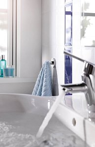 Крючок Grohe Essentials 40364001 купить в интернет-магазине сантехники Sanbest