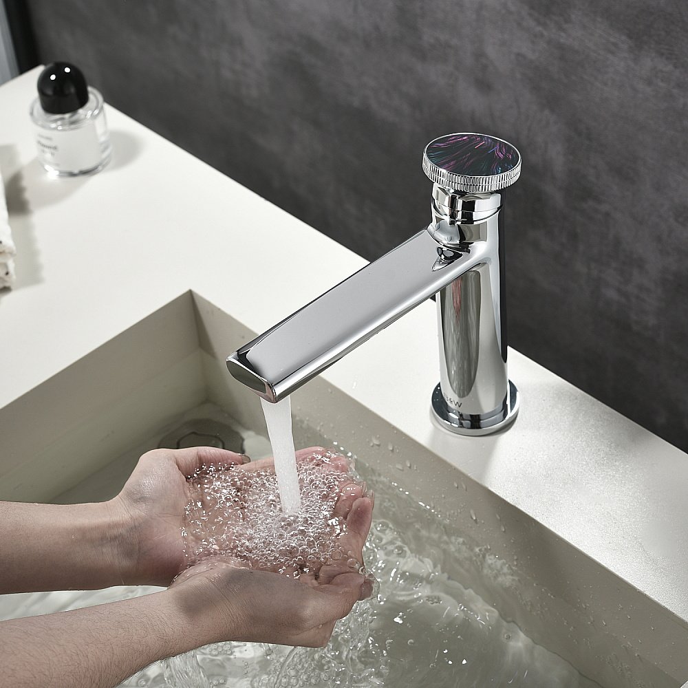 Смеситель для раковины Black&white Gravity GF-7107-С хром купить в интернет-магазине сантехники Sanbest