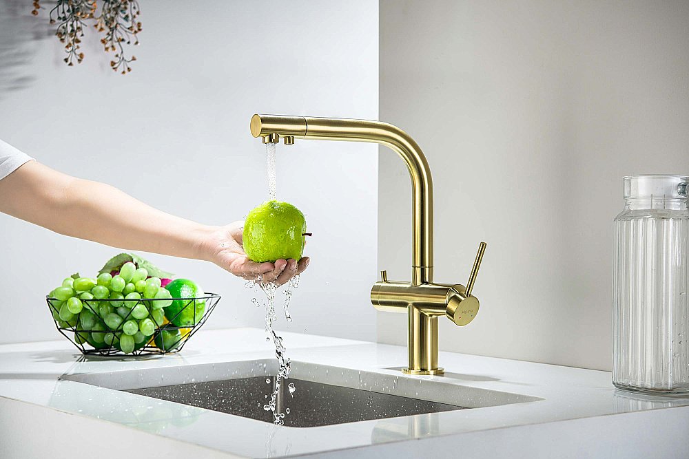 Смеситель для кухни Aquatek Европа AQ1385BG золото шлифованное купить в интернет-магазине сантехники Sanbest