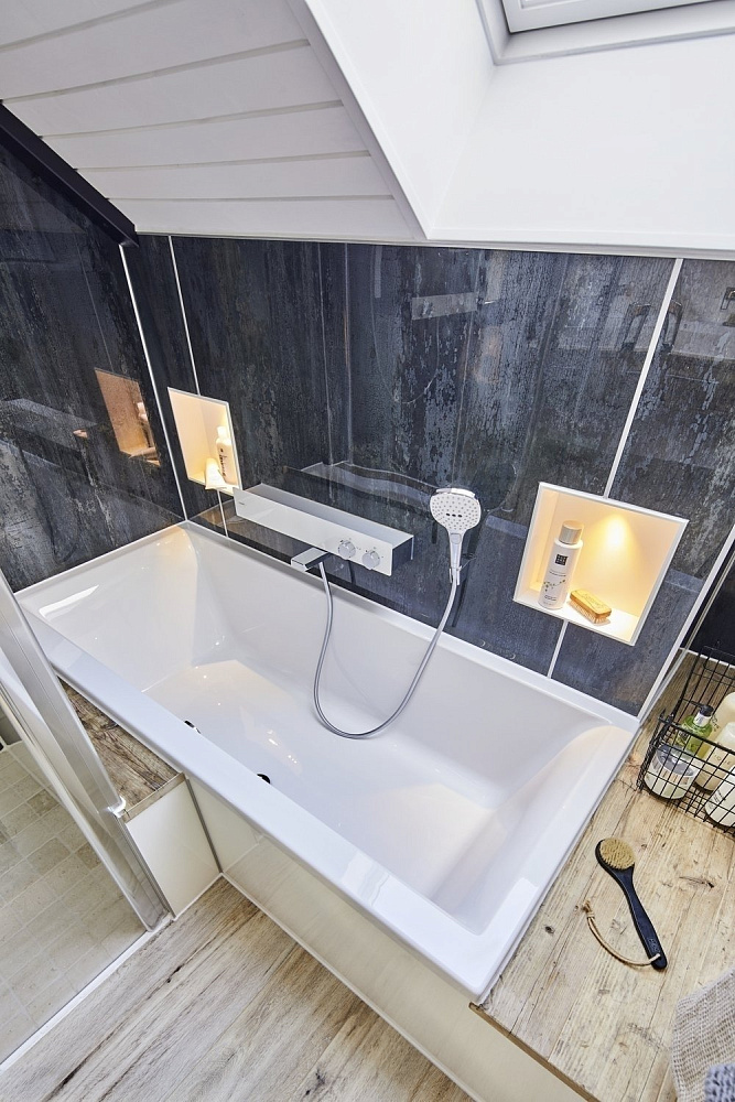 Термостат для ванны Hansgrohe ShowerTablet 13109400 купить в интернет-магазине сантехники Sanbest