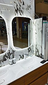 Зеркало с подсветкой Art&Max FORLI AM-For-650-800-DS-F в ванную от интернет-магазине сантехники Sanbest