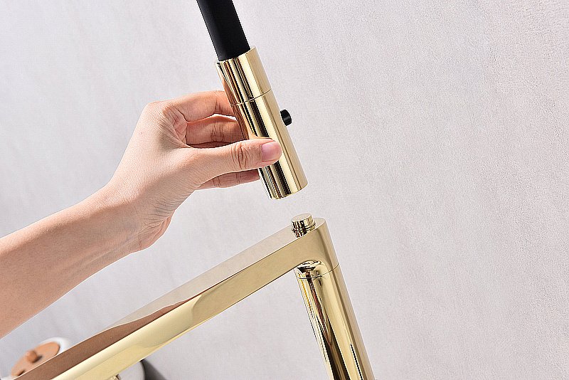 Смеситель для кухни Paulmark Tornado To213402-G золото купить в интернет-магазине сантехники Sanbest