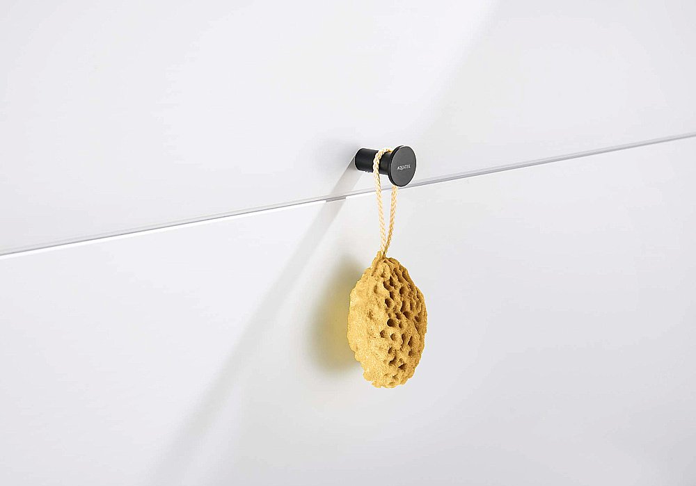 Крючок Aquatek Лира AQ4401MB черный матовый купить в интернет-магазине сантехники Sanbest