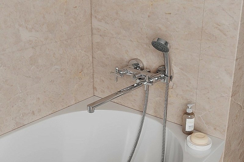 Смеситель для ванны Rush Melville MV1135-51 купить в интернет-магазине сантехники Sanbest