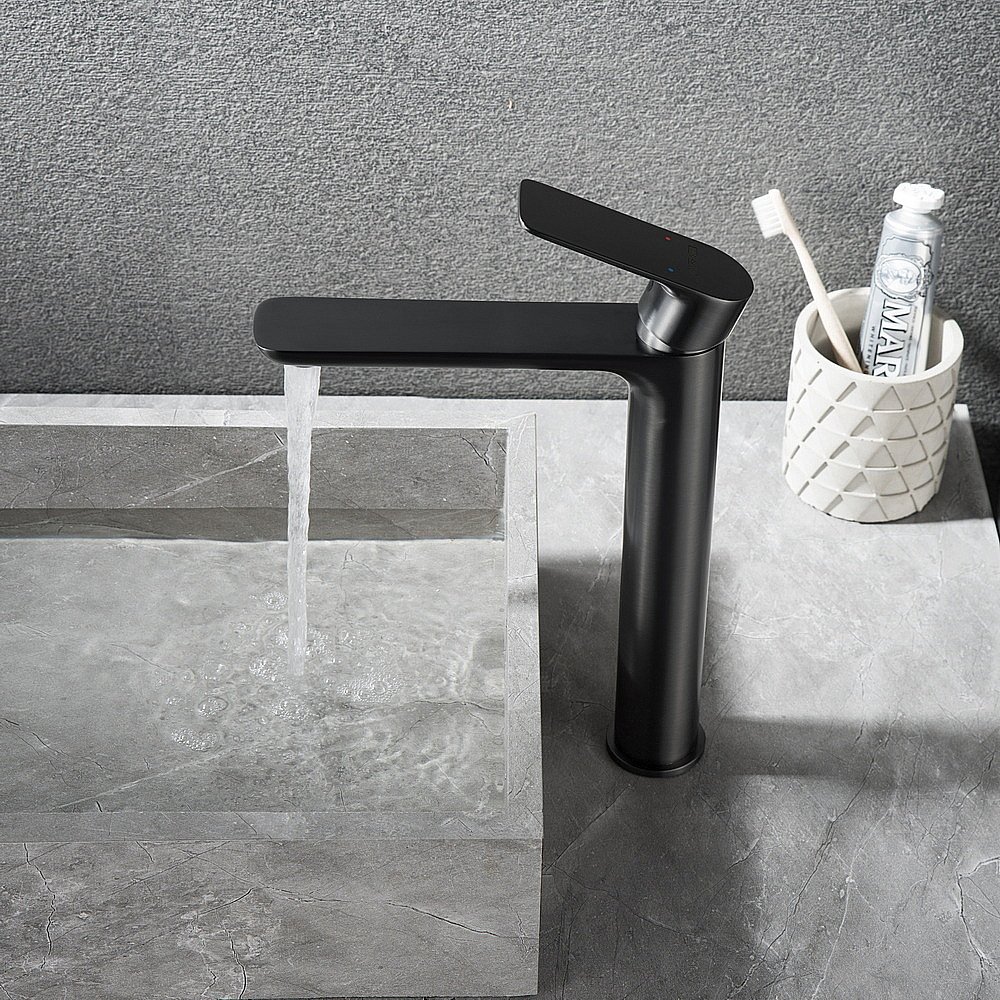 Смеситель для раковины Black&White Universe UK8302B купить в интернет-магазине сантехники Sanbest