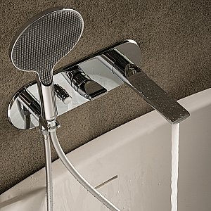 Смеситель для ванны Bossini Apice Z00557.030 хром купить в интернет-магазине сантехники Sanbest