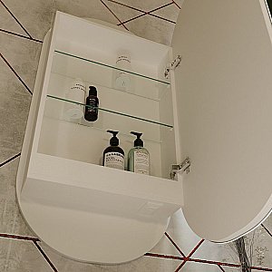 Зеркало-шкаф Art&Max BARI AM-Bar-500-1000-1D-R-DS-F-White белый матовый купить в интернет-магазине сантехники Sanbest