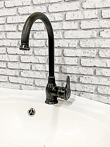 Смеситель для кухни Milacio Vitoria MC.505.BBR черная бронза купить в интернет-магазине сантехники Sanbest