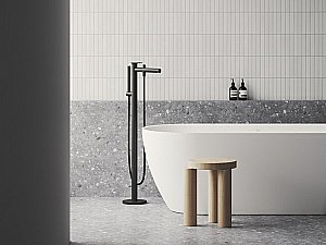 Смеситель для ванны Ravak Spring X070556 черный купить в интернет-магазине сантехники Sanbest