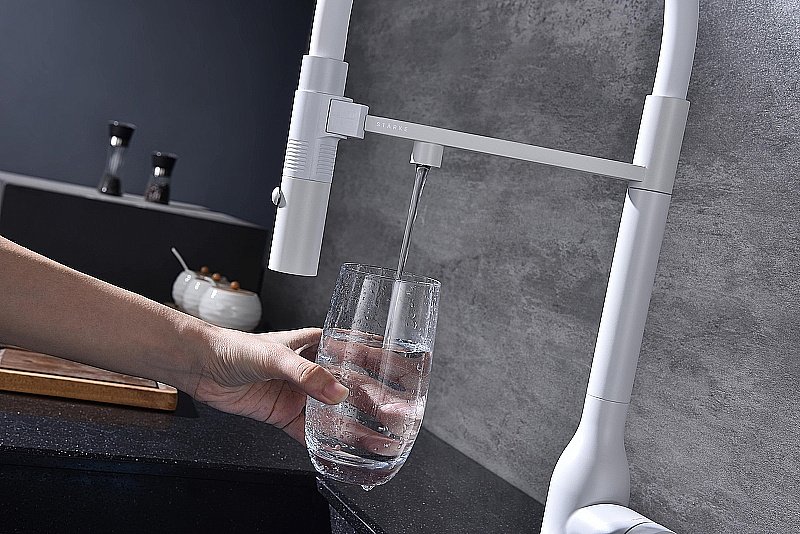 Смеситель для кухни Paulmark Magneto One Ma213188-WH белый матовый купить в интернет-магазине сантехники Sanbest