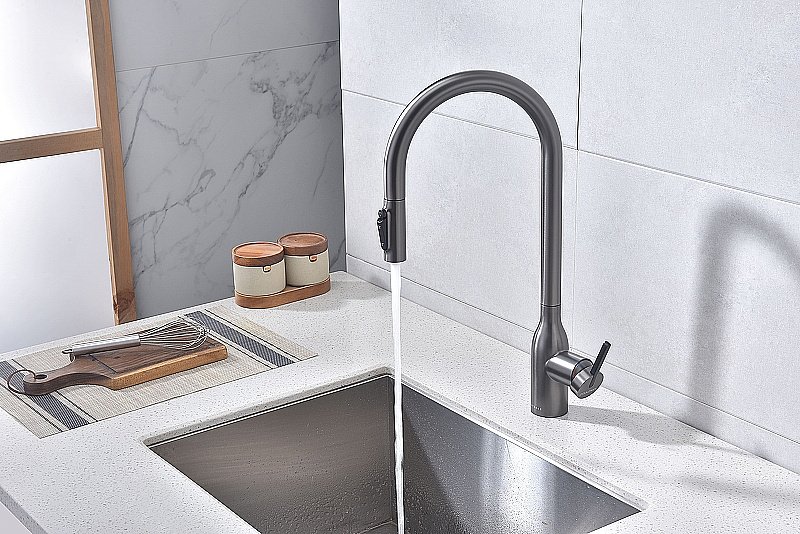 Смеситель для кухни Paulmark Universal Un213880-GM вороненая сталь купить в интернет-магазине сантехники Sanbest