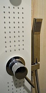 Душевая панель Leroy White Line Spout купить в интернет-магазине сантехники Sanbest