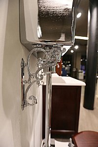 Унитаз Burlington P20-T71 CHR безободковый, хром купить в интернет-магазине Sanbest