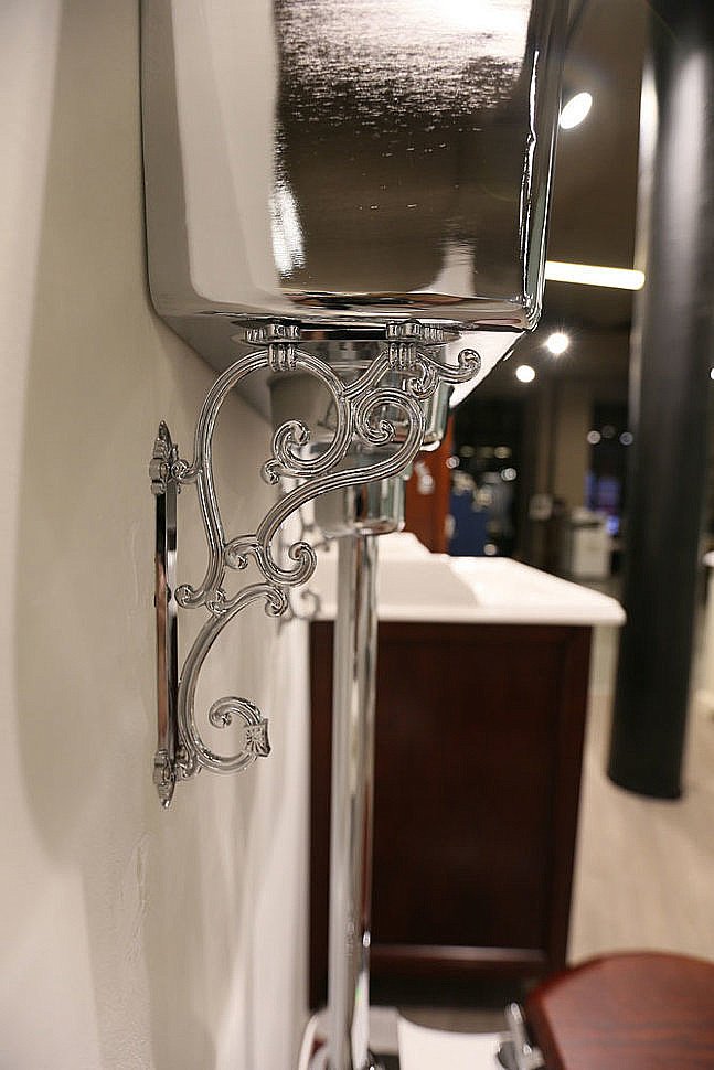 Унитаз Burlington P20-T71 CHR безободковый, хром купить в интернет-магазине Sanbest