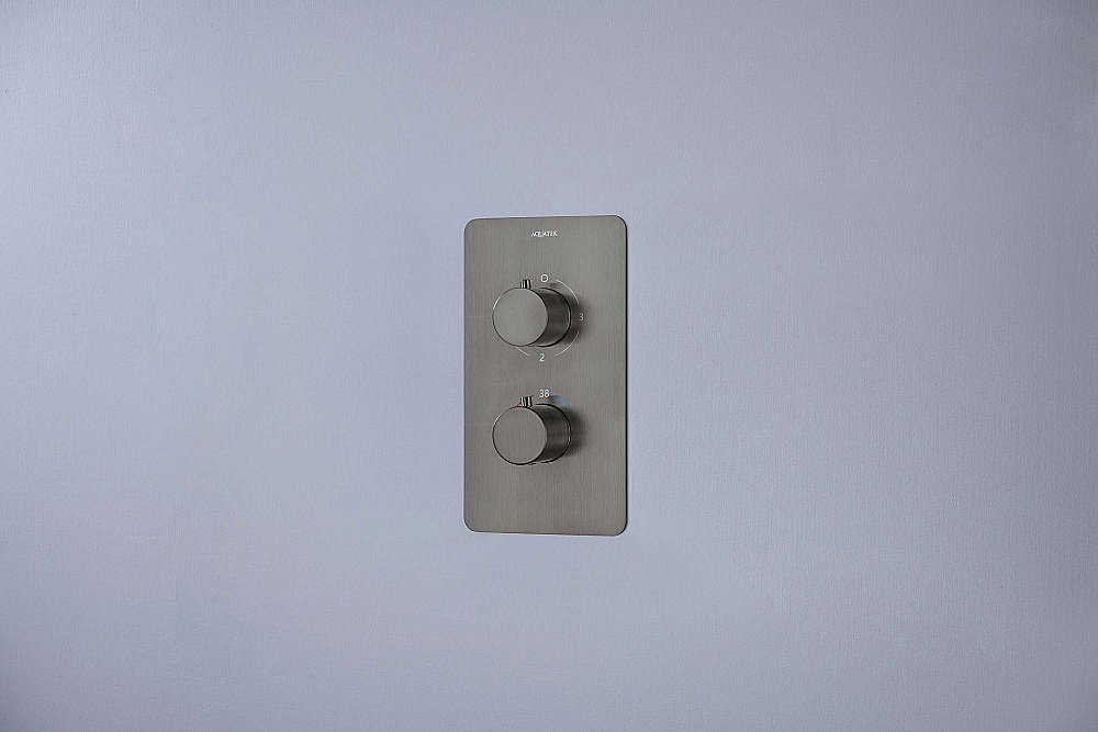 Смеситель для ванны Aquatek Европа AQ1393BGM оружейная сталь купить в интернет-магазине сантехники Sanbest