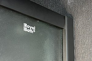 Душевой уголок Royal Bath RB90BK-C-BL-Practic 90х90 стекло рифленое/профиль черный купить в интернет-магазине Sanbest