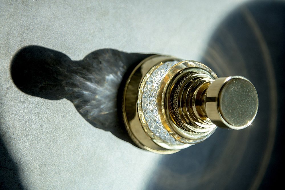 Крючок Boheme AURA 10246-G золото купить в интернет-магазине сантехники Sanbest