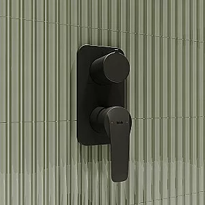 Смеситель для душа Iddis Ray RAYBL00i68 черный матовый купить в интернет-магазине сантехники Sanbest