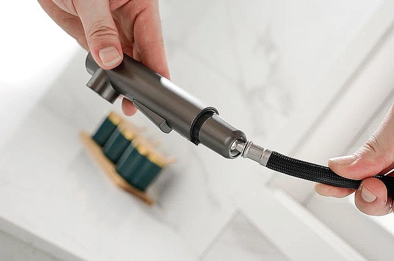 Смеситель для кухни Paulmark Neo Ne214419-GM вороненая сталь купить в интернет-магазине сантехники Sanbest