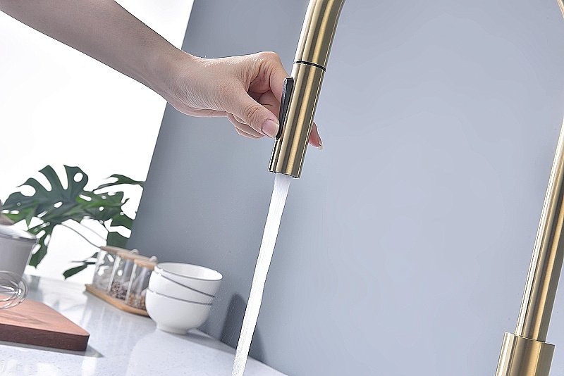 Смеситель для кухни Paulmark Senso Se215180-LG светлое золото купить в интернет-магазине сантехники Sanbest