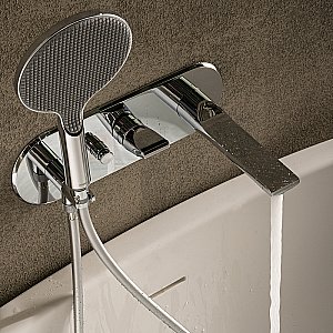 Смеситель для ванны Bossini Apice Z00557.073 черный купить в интернет-магазине сантехники Sanbest