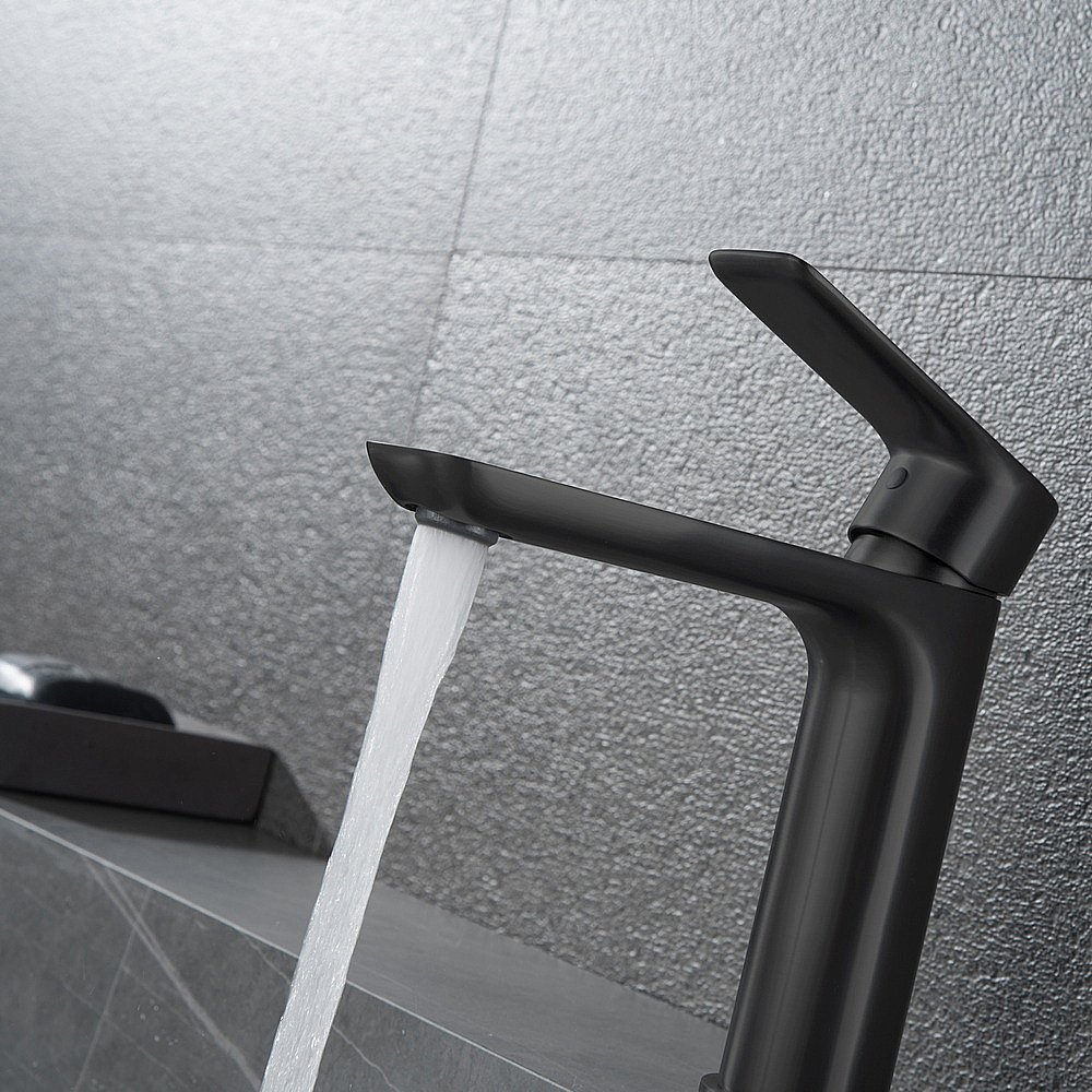 Смеситель для раковины Black&White Universe UK8302B купить в интернет-магазине сантехники Sanbest