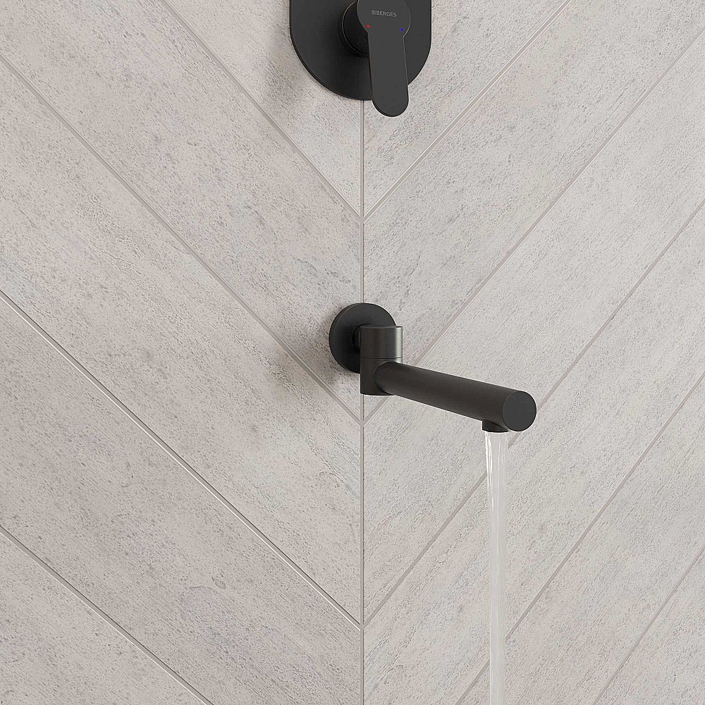 Душевая система BERGES NARDIS 3R 071014 черный матовый купить в интернет-магазине сантехники Sanbest