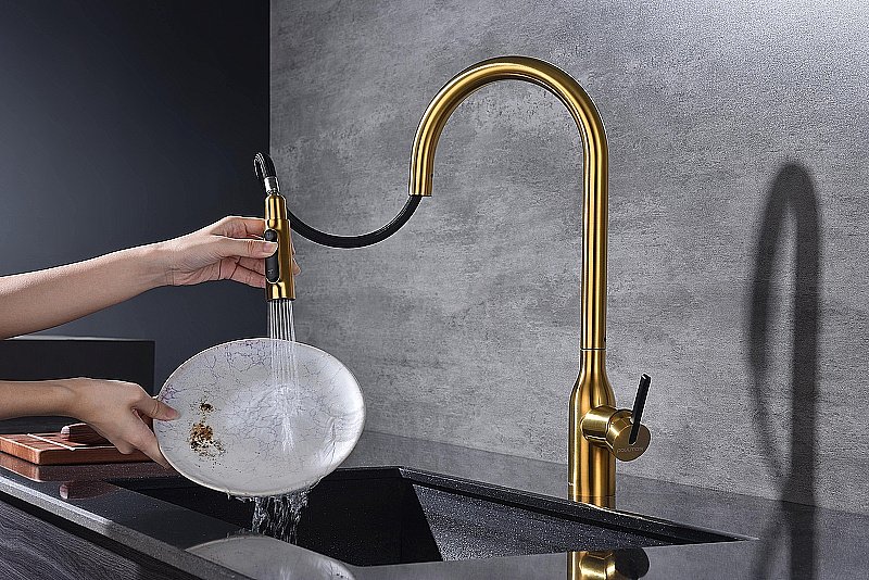 Смеситель для кухни Paulmark Universal Un213880-BG брашированное золото купить в интернет-магазине сантехники Sanbest