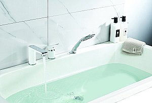 Смеситель для ванны Rossinka W W40-39 купить в интернет-магазине сантехники Sanbest