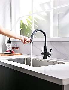 Смеситель для кухни Lemark Comfort LM3075BL085 черный купить в интернет-магазине сантехники Sanbest