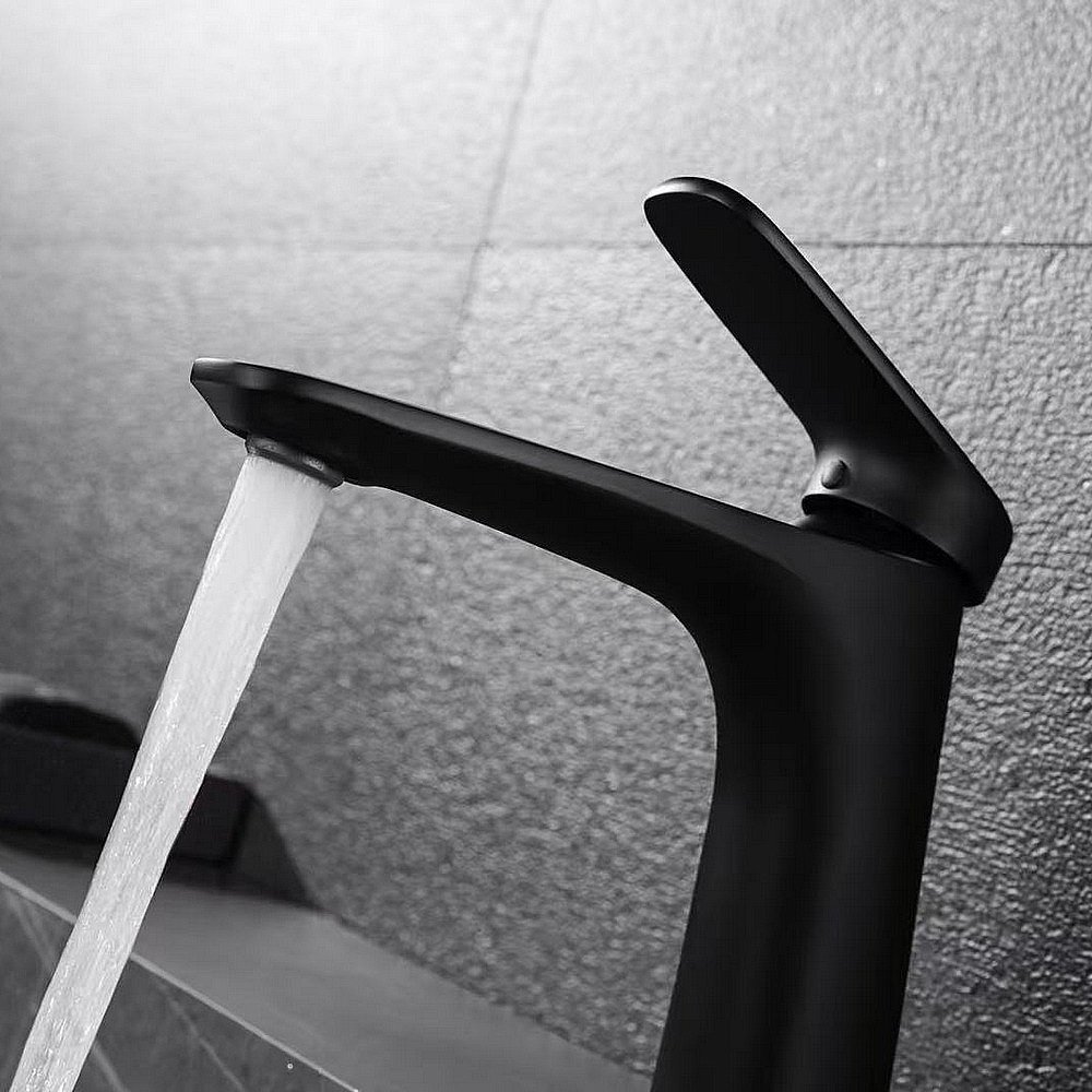 Смеситель для раковины Black&White Universe UK8701B черная матовая купить в интернет-магазине сантехники Sanbest