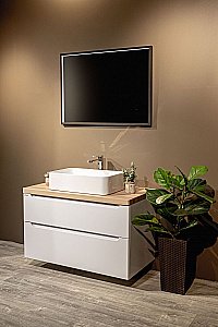 Зеркало с подсветкой ART&MAX Aversa AM-Ave-900-650-DS-F в ванную от интернет-магазине сантехники Sanbest