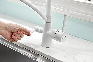 Смеситель для кухни Paulmark Sigen Si213111-WH белый матовый купить в интернет-магазине сантехники Sanbest