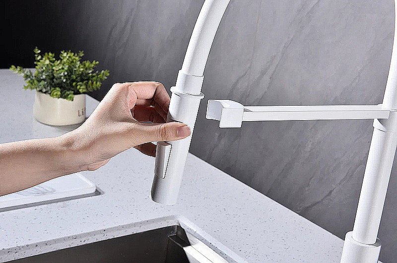 Смеситель для кухни Paulmark Halt Ha214021-WH белый матовый купить в интернет-магазине сантехники Sanbest