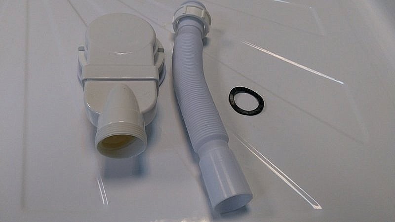 Сифон для низкого поддона CeruttiSpa 6055 купить в интернет-магазине сантехники Sanbest