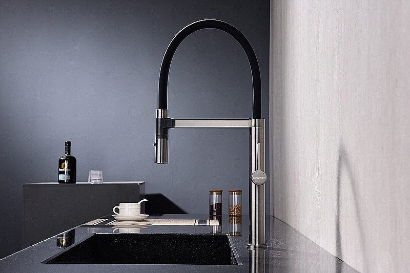 Смеситель для кухни Paulmark Leader Le214101-GM вороненая сталь купить в интернет-магазине сантехники Sanbest