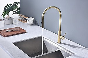 Смеситель для кухни Paulmark Senso Se215180-LG светлое золото купить в интернет-магазине сантехники Sanbest