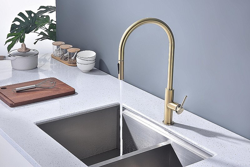 Смеситель для кухни Paulmark Senso Se215180-LG светлое золото купить в интернет-магазине сантехники Sanbest
