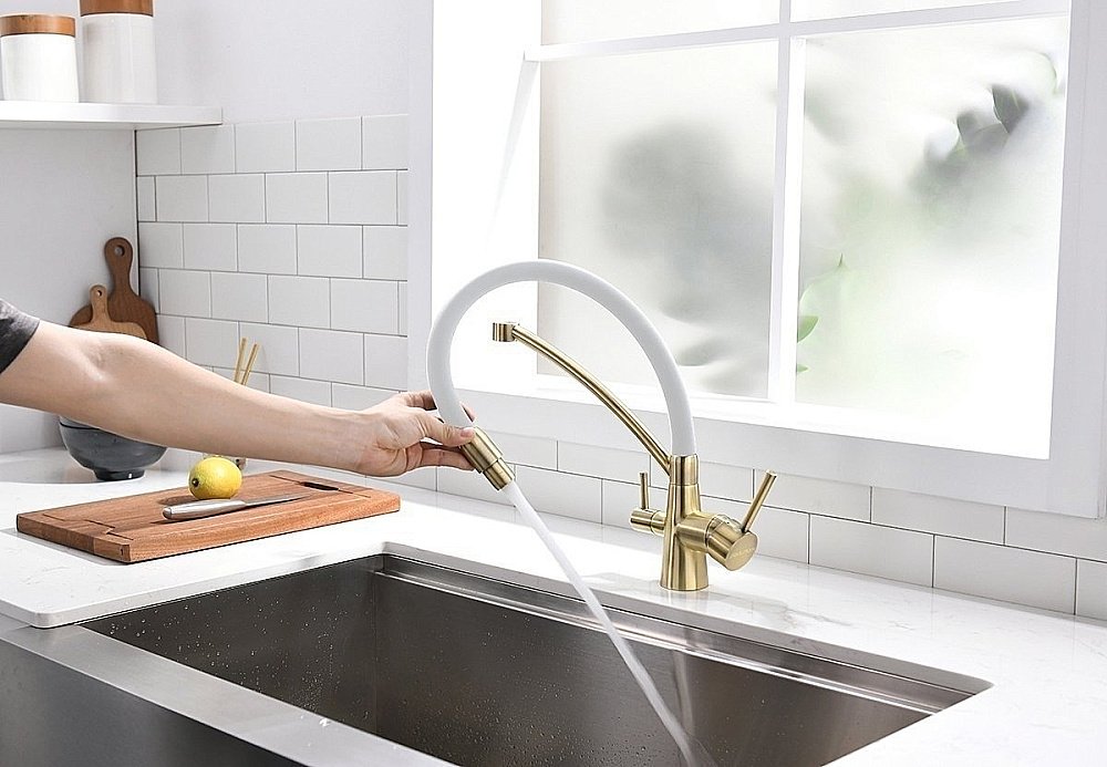 Смеситель для кухни Paulmark Sigen Si213111-BrW Бронза, Белый купить в интернет-магазине сантехники Sanbest