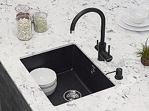 Смеситель для кухни Paulmark Essen Es213211-BLM Черный купить в интернет-магазине сантехники Sanbest