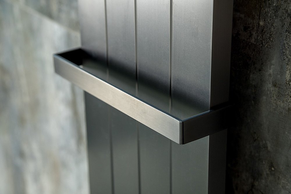 Полотенцесушитель электрический Boheme Flat 725-B черный матовый купить в интернет-магазине сантехники Sanbest