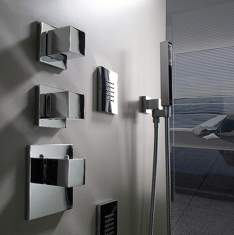 Смеситель для душа Bossini Outlets Z032203.030 хром купить в интернет-магазине сантехники Sanbest