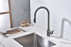 Смеситель для кухни Paulmark Universal Un213880-GM вороненая сталь купить в интернет-магазине сантехники Sanbest