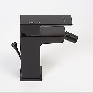 Инсталляция для биде со смесителем WasserKraft Naab 86BDT.050.WH.SQ2006 белая панель/смеситель черный Soft-touch купить в интернет-магазине сантехники Sanbest