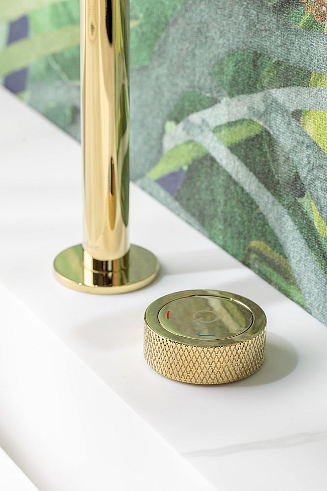 Смеситель для раковины Boheme TECH 158-G золото купить в интернет-магазине сантехники Sanbest