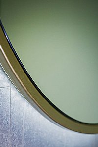 Зеркало Art&Max ASTI AM-Ast-800-DS-FNC-Gold в ванную от интернет-магазине сантехники Sanbest